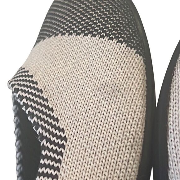 Rothy's The Flat Black and Tan Round Toe Patterned Flats Size 7 - Picture 7 of 11